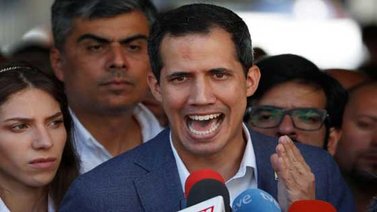 "Hoy nadie puede comprar algo con el salario mínimo", dijo Guaidó