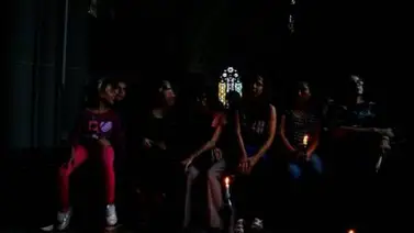 En Fotos: El apagón en el Zulia no detuvo a los feligreses ir a misa de Resurrección En Fotos: El apagón en el Zulia no detuvo a los feligreses ir a misa de Resurrección