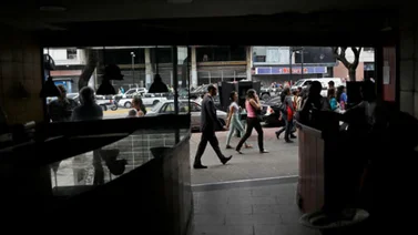 EFE: Además de la luz, ¿qué pierde el país con los apagones?