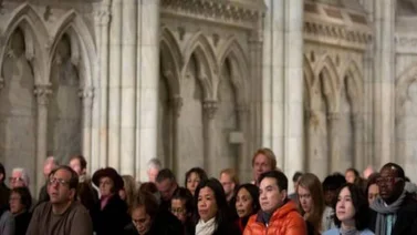Detienen a un hombre en la catedral de Nueva York con bidones de gasolina