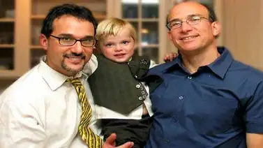 Mormones permiten que hijos de parejas LGBT puedan ser bautizados Mormones permiten que hijos de parejas LGBT puedan ser bautizados