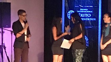 Frenesí 107.9 F.M ganó el premio "Éxito Emprendedor"