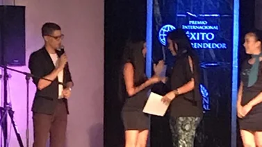 Frenesí 107.9 F.M ganó el premio "Éxito Emprendedor"