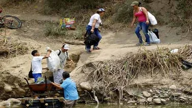 Las trochas, único vínculo entre Venezuela y Colombia tras cierre de frontera
