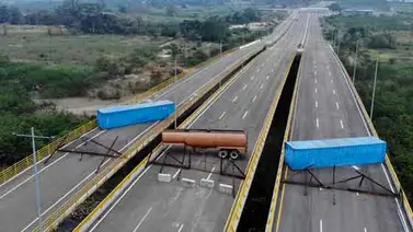 Videos: El bloqueo de los pasos fronterizos en Venezuela para evitar la ayuda humanitaria Videos: El bloqueo de los pasos fronterizos en Venezuela para evitar la ayuda humanitaria