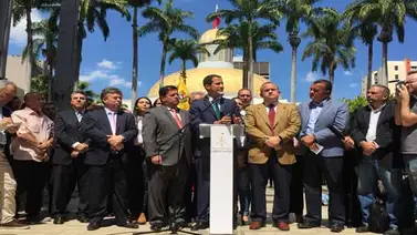 Guaidó denunció que cúpula de Maduro trata de mover $1.200 millones del Bandes a Uruguay Guaidó denunció que cúpula de Maduro trata de mover $1.200 millones del Bandes a Uruguay