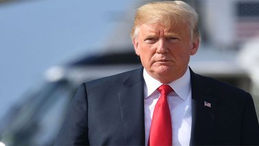 Donald Trump firma una orden para impulsar el consumo interno