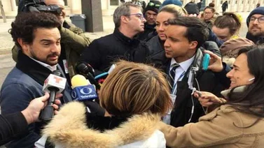 Actor que interpreta a "El Chapo" va a verle a su juicio