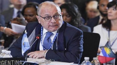 Canciller argentino pide que militares venezolanos se unan a la transición