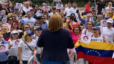 Un cabildo en el exilio respalda a Guaidó en Miami como presidente "legítimo" Un cabildo en el exilio respalda a Guaidó en Miami como presidente "legítimo"