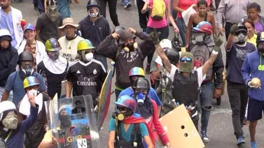 Maduro instó a colectivos "conseguir y capturar a los grupos violentos"