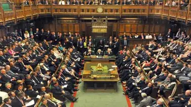 Parlamento británico debatirá peticiones "brexit" con más de 650.000 firmas Parlamento británico debatirá peticiones "brexit" con más de 650.000 firmas