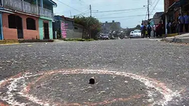 Mataron a una mujer y la tiraron en la calle Mataron a una mujer y la tiraron en la calle