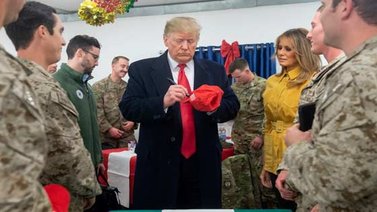 Trump y su esposa viajaron por sorpresa a Irak para visitar tropas de EEUU (+Fotos)