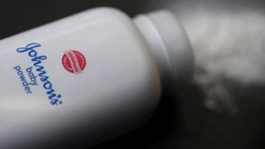 Johnson & Johnson sabía de la presencia de amianto en su polvo de talco para bebés, según informe
