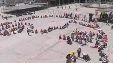 Chavistas festejan el cumpleaños 56 de Maduro con una pizarra humana Chavistas festejan el cumpleaños 56 de Maduro con una pizarra humana