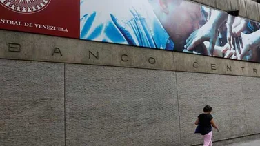 Reuters: Datos preliminares del BCV señalan que la economía se contrajo 16,6% en 2017