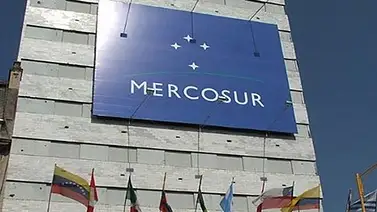 Brasil revisará sus acuerdos con Mercosur y considera retirarse del bloque Brasil revisará sus acuerdos con Mercosur y considera retirarse del bloque