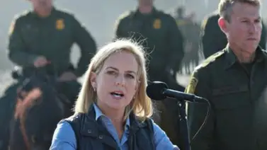 La crisis de los migrantes está "justo al otro lado del muro", dice funcionaria de EEUU La crisis de los migrantes está "justo al otro lado del muro", dice funcionaria de EEUU