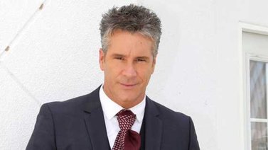 Video: Fernando Carrillo lo dice: "Soy el rey de la comunidad gay"