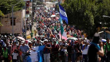 Crean en California red de apoyo a la caravana migrante