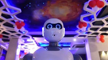 El primer robot camarero de Nepal ya está listo para recibir comandas
