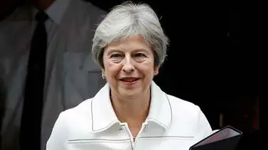 Theresa May defiende el acuerdo sobre el "brexit" frente a las renuncias Theresa May defiende el acuerdo sobre el "brexit" frente a las renuncias