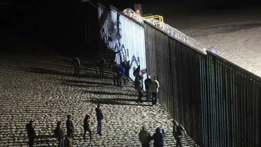 Migrantes centroamericanos comienzan a concentrarse a las puertas de EEUU