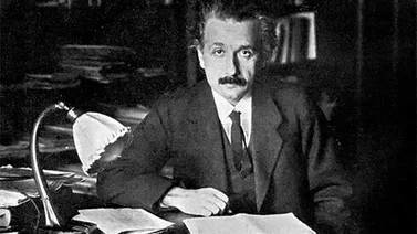 Carta escrita por Einstein se subastó en 39.360 dólares