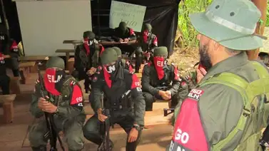 ELN recluta a venezolanos del éxodo pagándoles hasta 28 salarios mínimos ELN recluta a venezolanos del éxodo pagándoles hasta 28 salarios mínimos