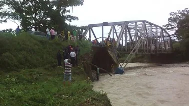 Cedió estructura del puente Michay a cinco minutos de Socopó