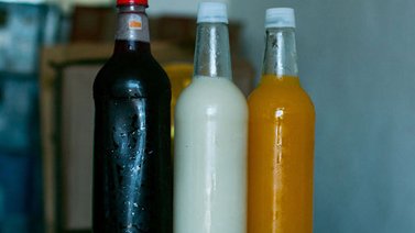Padre e hija mueren tras consumir "guarapita" con alcohol isopropílico