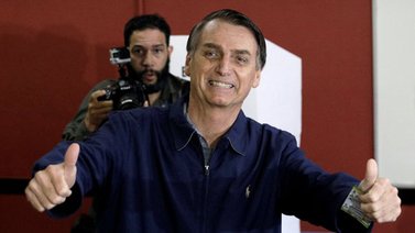 Bolsonaro lidera con un 49 %, según el primer escrutinio parcial en Brasil
