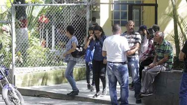 A golpes matan a un taxista en Vargas
