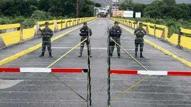 Detenidos tres periodistas extranjeros por la GNB en Paraguachón Detenidos tres periodistas extranjeros por la GNB en Paraguachón