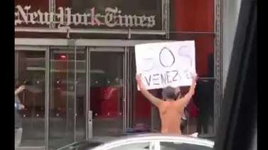 Venezolano se desnudó frente al New York Times pidiendo ayuda para Venezuela (+Video) Venezolano se desnudó frente al New York Times pidiendo ayuda para Venezuela (+Video)
