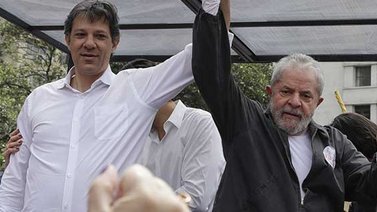 Lula desiste de disputar la Presidencia y anuncia a Haddad como su sustituto