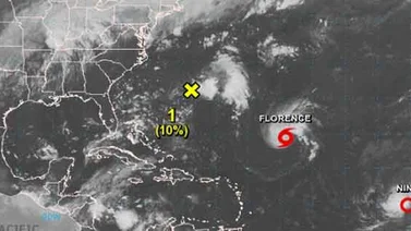 Florence podría ser huracán, se dirige al este de EEUU