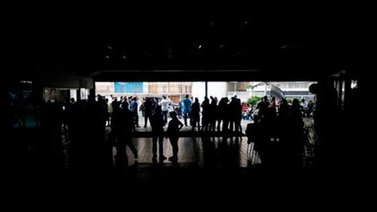 Por segundo día consecutivo parte de Caracas, Vargas y Miranda se quedó sin luz