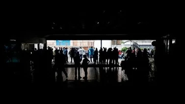 Por segundo día consecutivo parte de Caracas, Vargas y Miranda se quedó sin luz