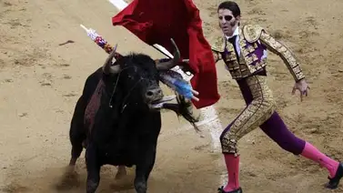 Sorprendente video de cuando un toro arranca cuero cabelludo al torero Juan José Padilla Sorprendente video de cuando un toro arranca cuero cabelludo al torero Juan José Padilla