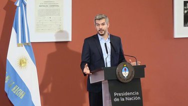 Gobierno argentino admite que su economía atraviesa un "clima tormentoso"