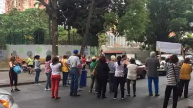Vecinos de El Paraíso protestan por escasez de agua potable Vecinos de El Paraíso protestan por escasez de agua potable