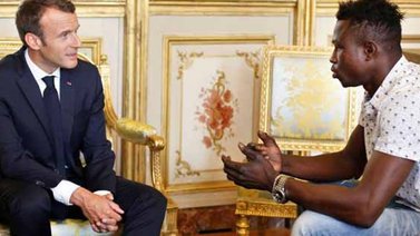 Inmigrante salva a niño que colgaba de un balcón en Francia