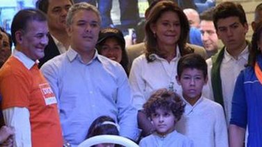 Iván Duque y Gustavo Petro a segunda vuelta el 17J