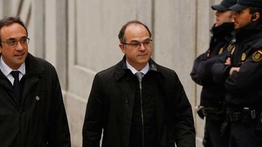 España acusa a 13 políticos catalanes por rebelión
