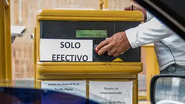 Estacionamientos pierden clientes por el efectivo Estacionamientos pierden clientes por el efectivo