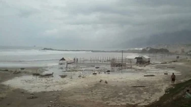 Mantienen restricción del uso de playas y zarpe de embarcaciones en Vargas por mar de fondo