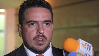 Stalin González: Emisión del Petro "viola el artículo 12 de la Constitución"