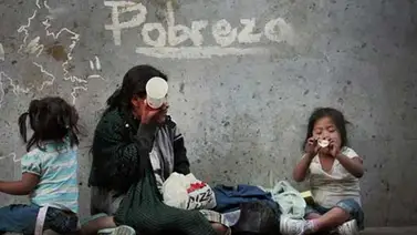 Más de la mitad de los venezolanos cayó en la pobreza y bajó 11 kilos en 2017 Más de la mitad de los venezolanos cayó en la pobreza y bajó 11 kilos en 2017